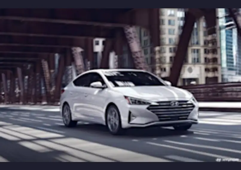 Hyundai Elantra Automática 2025